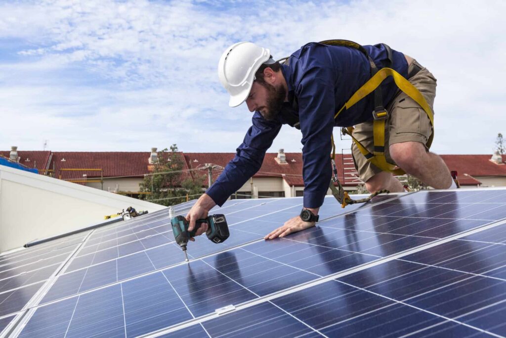 Los Angeles & San Diego Residents: 7 Benefits of Switching to Rooftop Solar